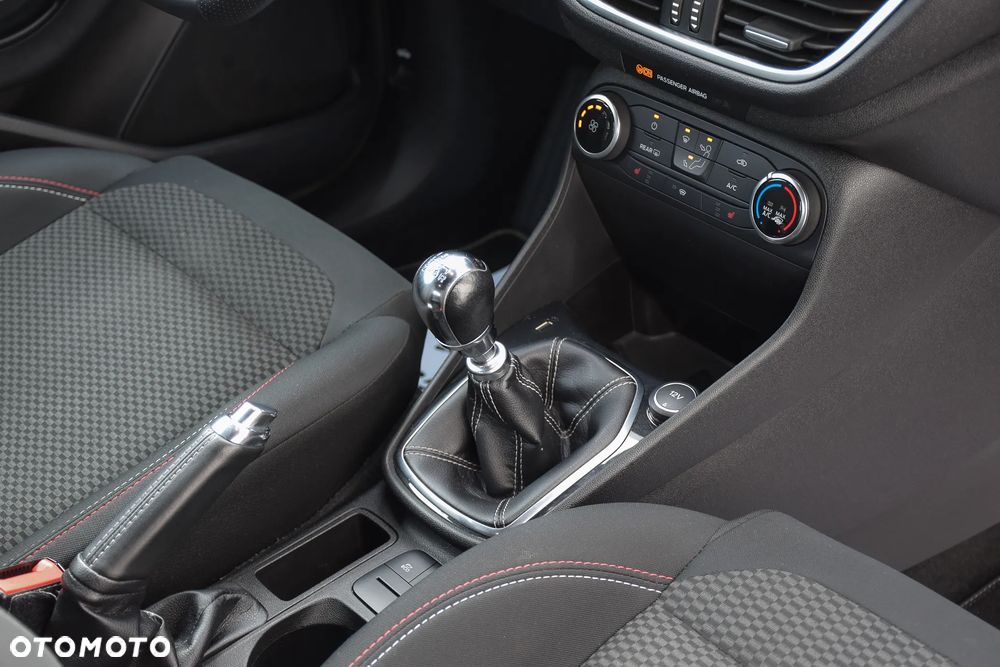Ford Fiesta 1.0 EcoBoost STart-Stop ST-LINE - 28