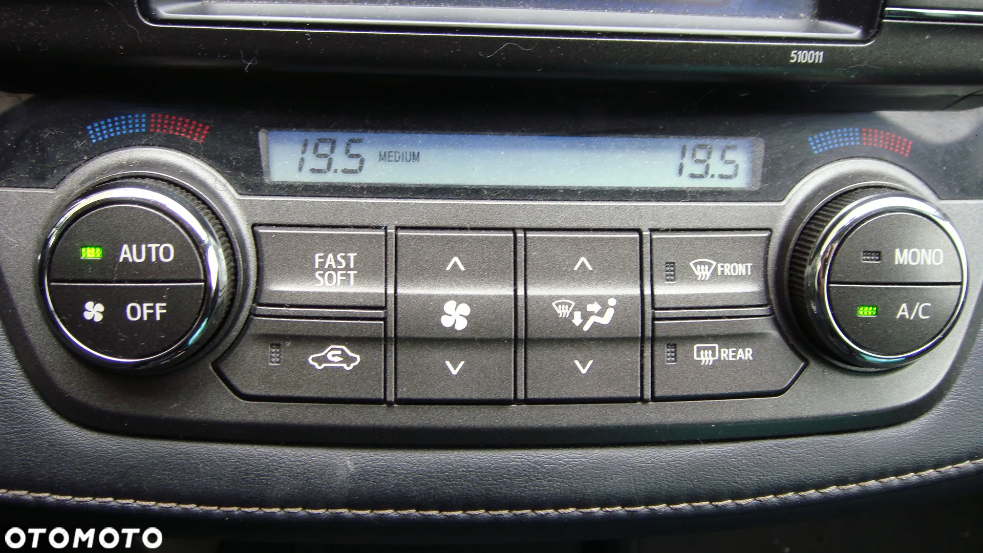 Toyota RAV4 2.2 D-CAT Premium - 15