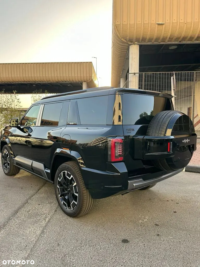 BYD Leopard 8