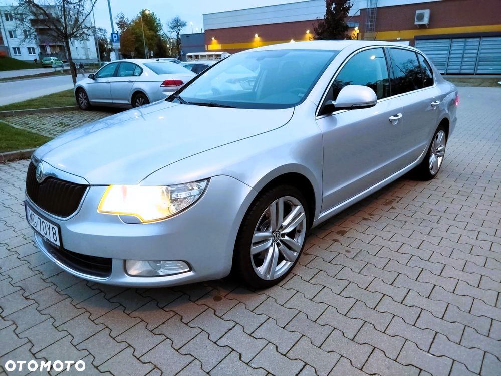 Skoda Superb 2.0 TDI DSG Exclusive - 29