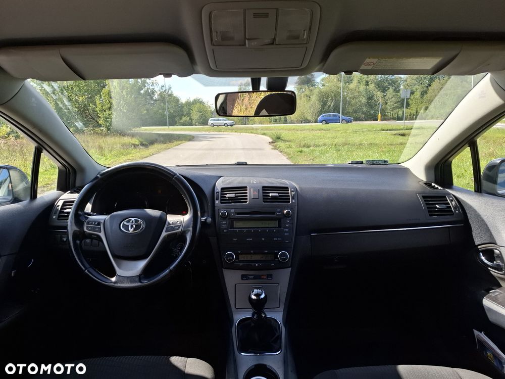 Toyota Avensis 1.8 Active - 6