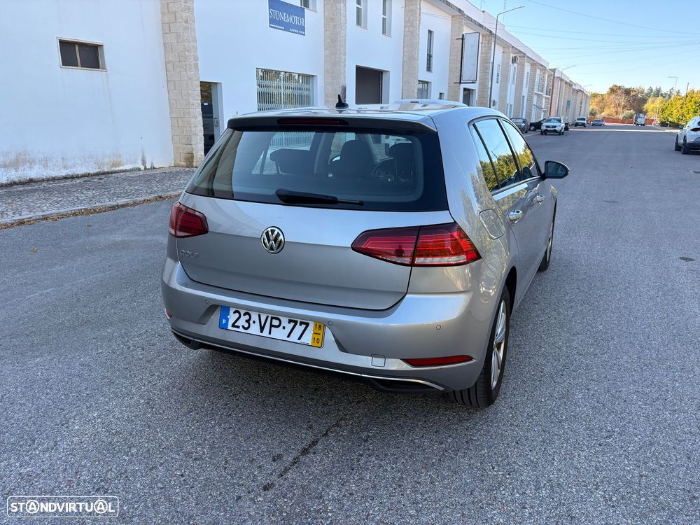 VW Golf 1.6 TDI Confortline - 4
