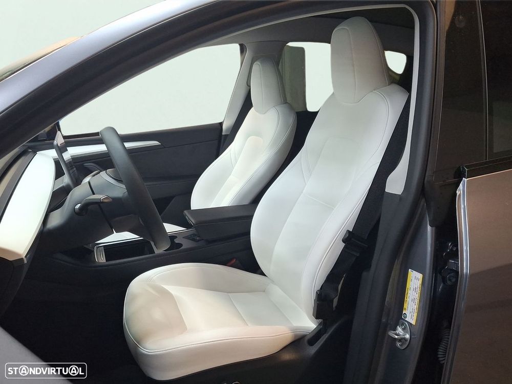 Tesla Model Y Long-Range RWD - 21