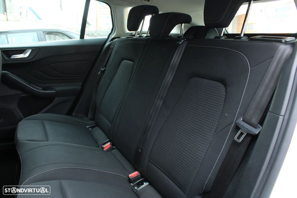 Ford Focus SW 1.5 TDCi EcoBlue Active - 27