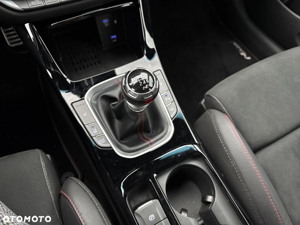 Hyundai i30 1.5 T-GDI 48V Smart - 16