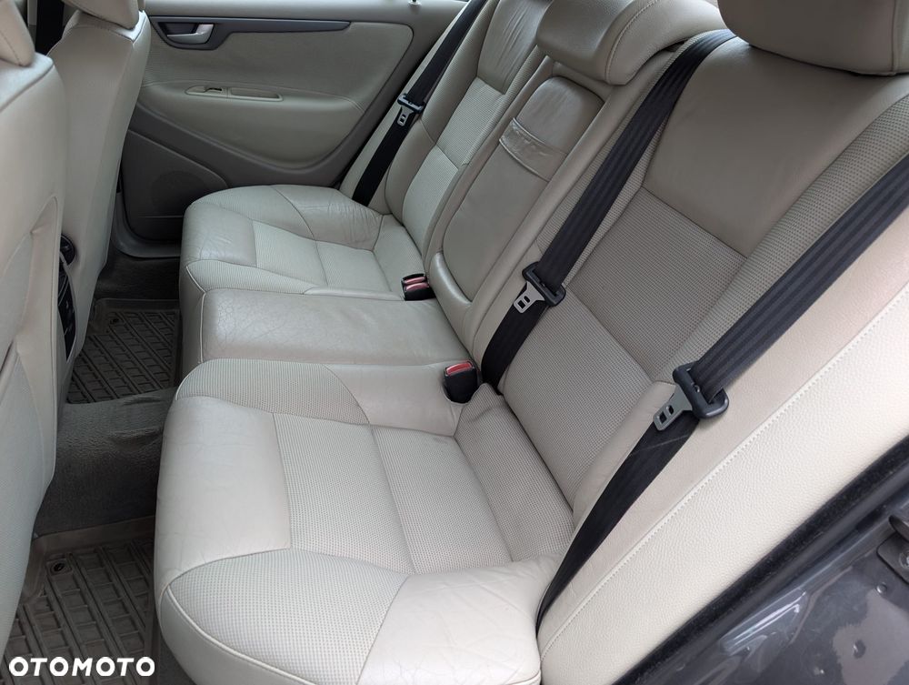 Volvo S60 2.4D Momentum - 12