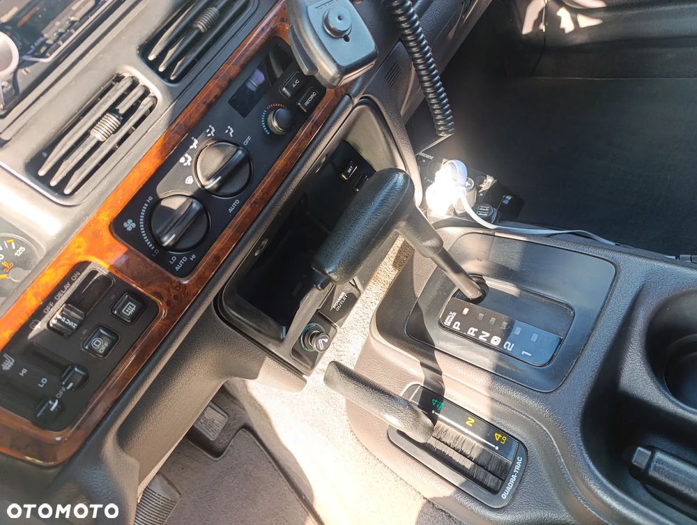 Jeep Grand Cherokee - 14