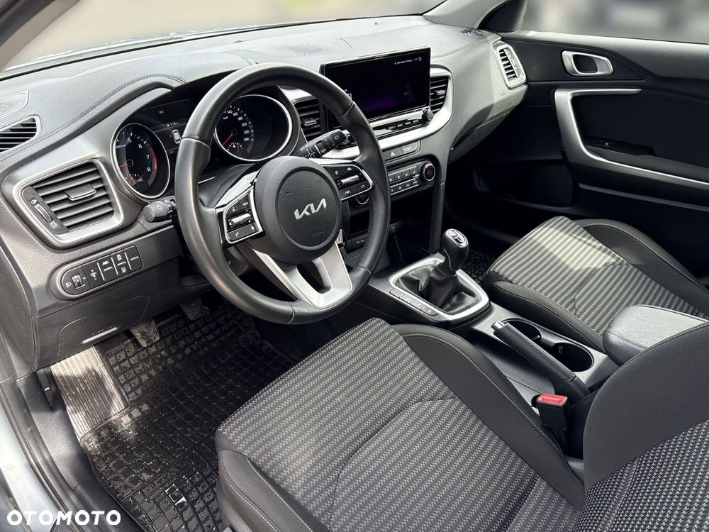 Kia Ceed - 9
