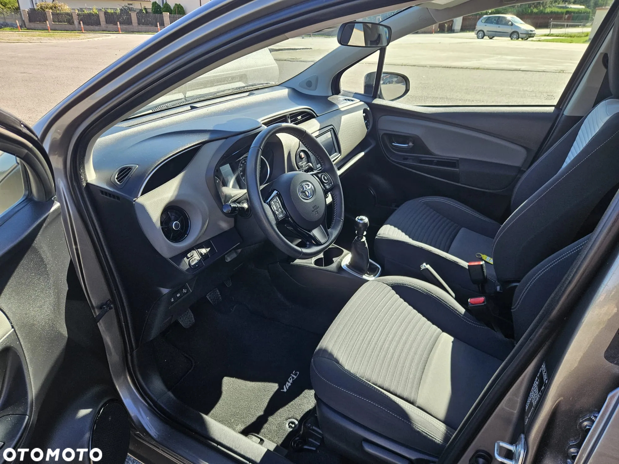 Toyota Yaris 1.5 Premium - 10