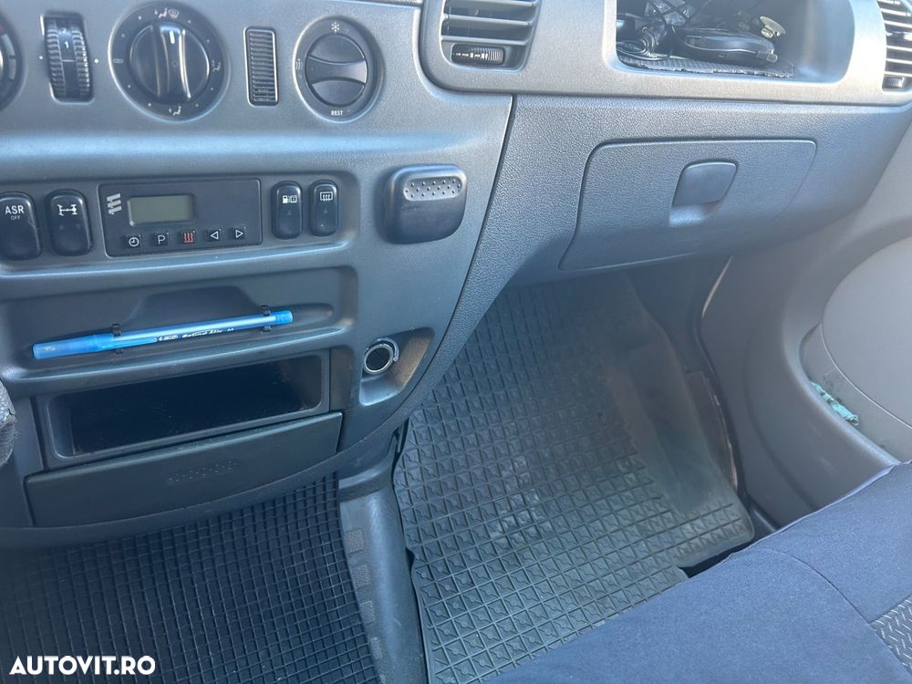 Mercedes-Benz Sprinter - 2