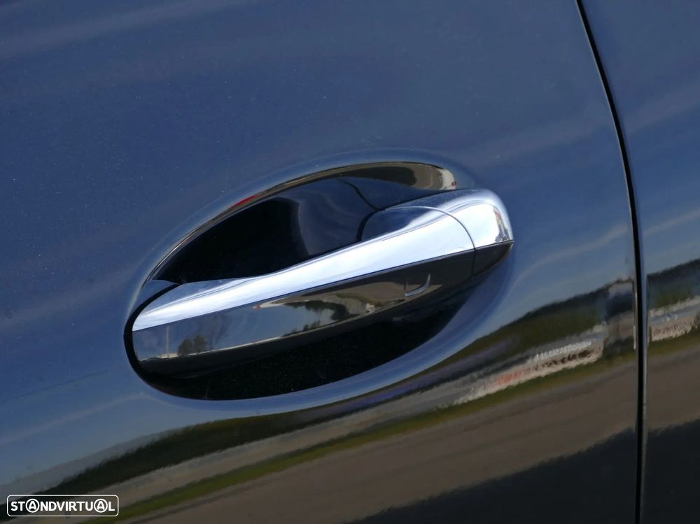 Mercedes-Benz CLA 250 e Shooting Brake AMG Line - 9