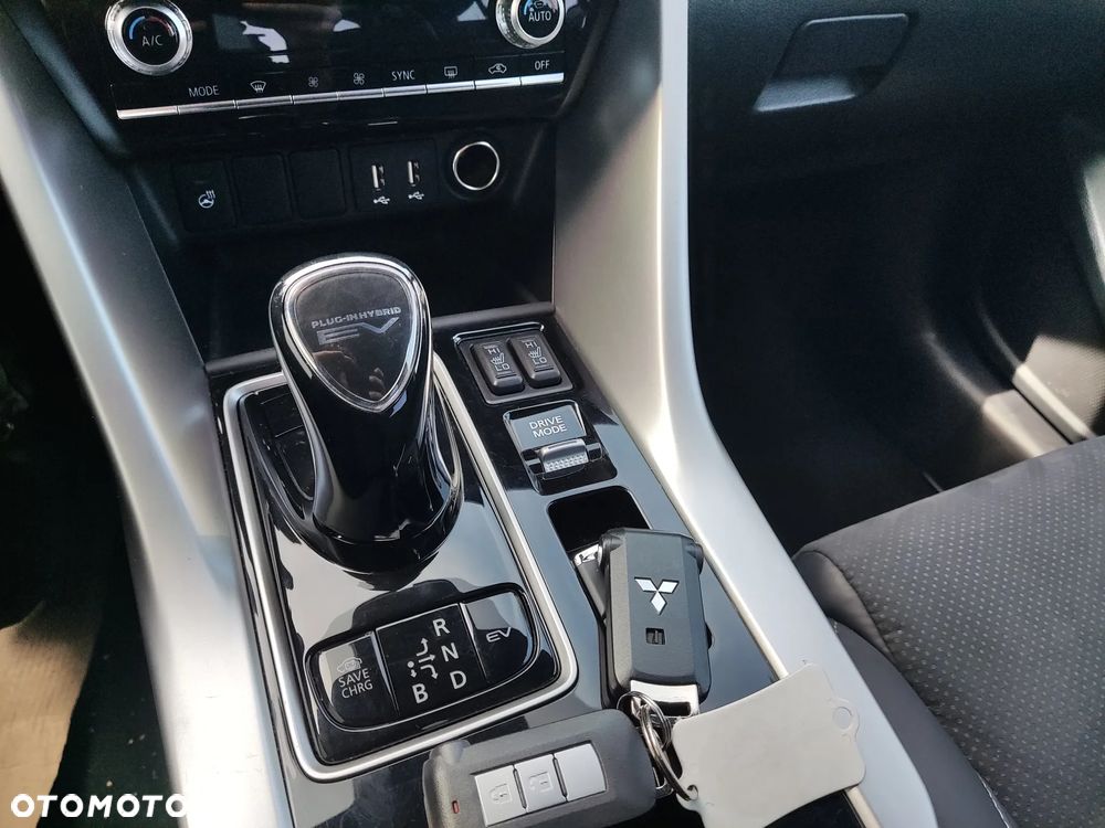 Mitsubishi Eclipse Cross 4WD Top - 12