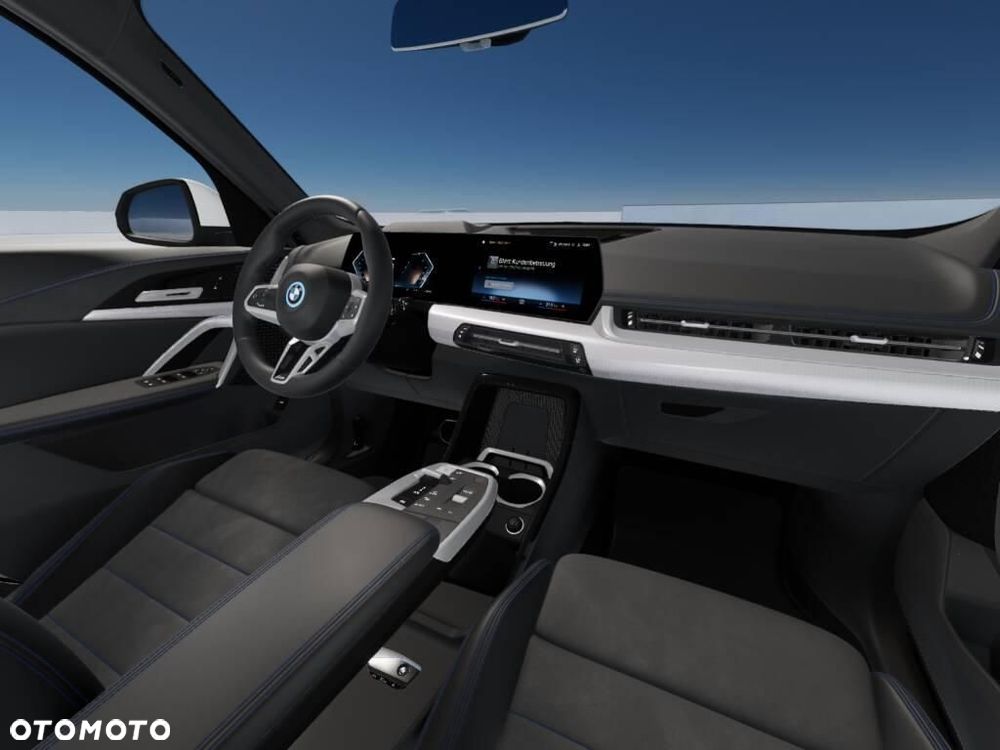 BMW iX1 eDrive20 66.5kWh M Sport Edition - 6
