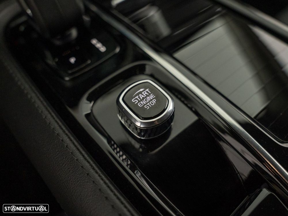 Volvo V60 2.0 T6 AWD TE Essential - 25