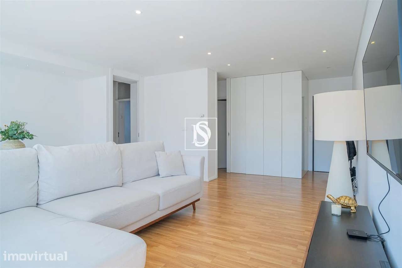 Apartamento T4 no Centro de Barcelos | Excelente Luminosidade - Grande imagem: 3/21