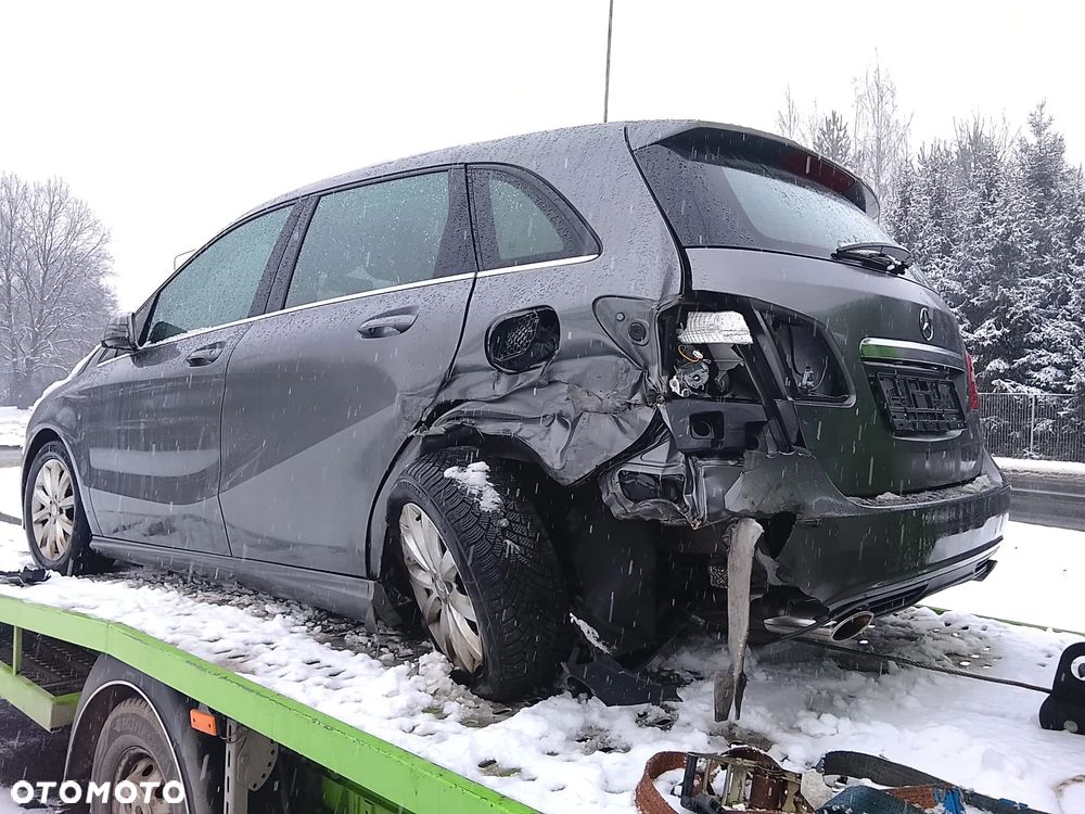 Mercedes-Benz Klasa B 180 7G-DCT Style - 3