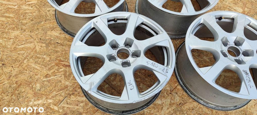 FELGA FELGI AUDI A4 A5 Q5 8J R17 ET39 8R0601025G - 4