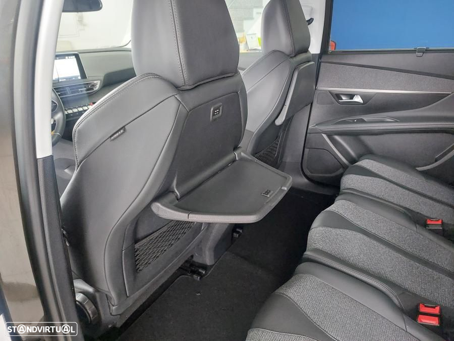 Peugeot 5008 1.5 BlueHDi Allure EAT8 - 33