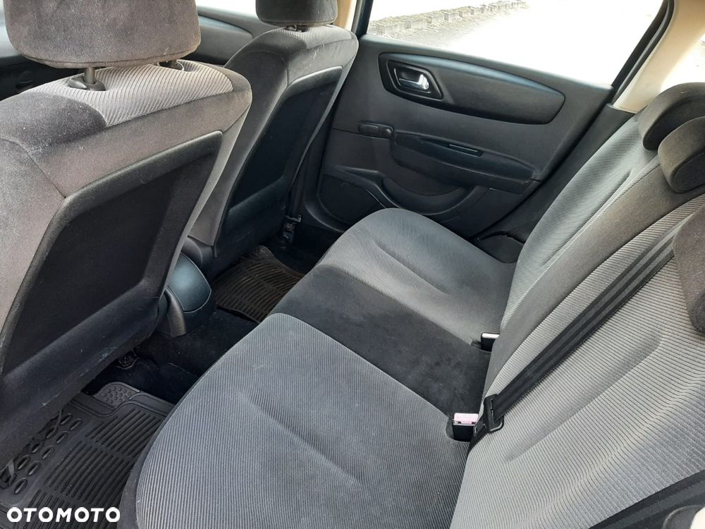 Citroën C4 1.6 HDi FAP Style - 14