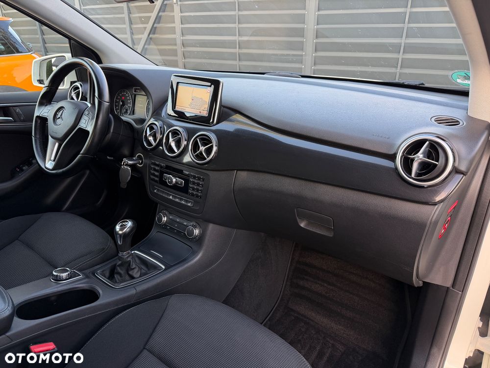 Mercedes-Benz Klasa B 180 - 22