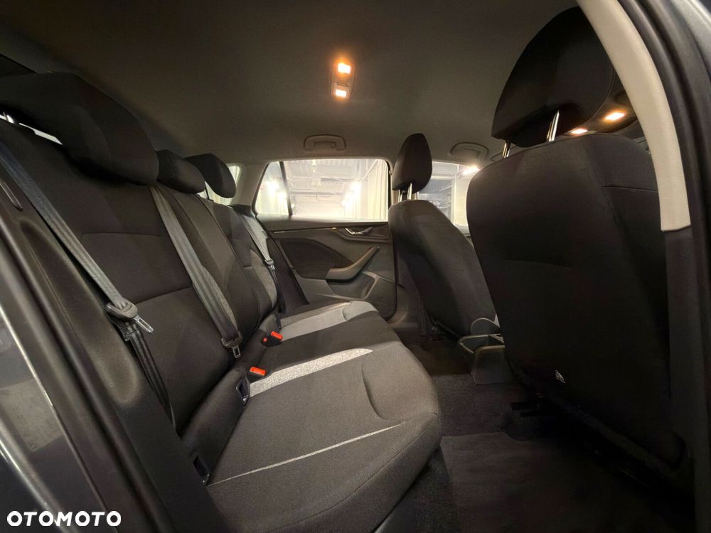 Skoda Scala 1.0 TSI Essence - 24