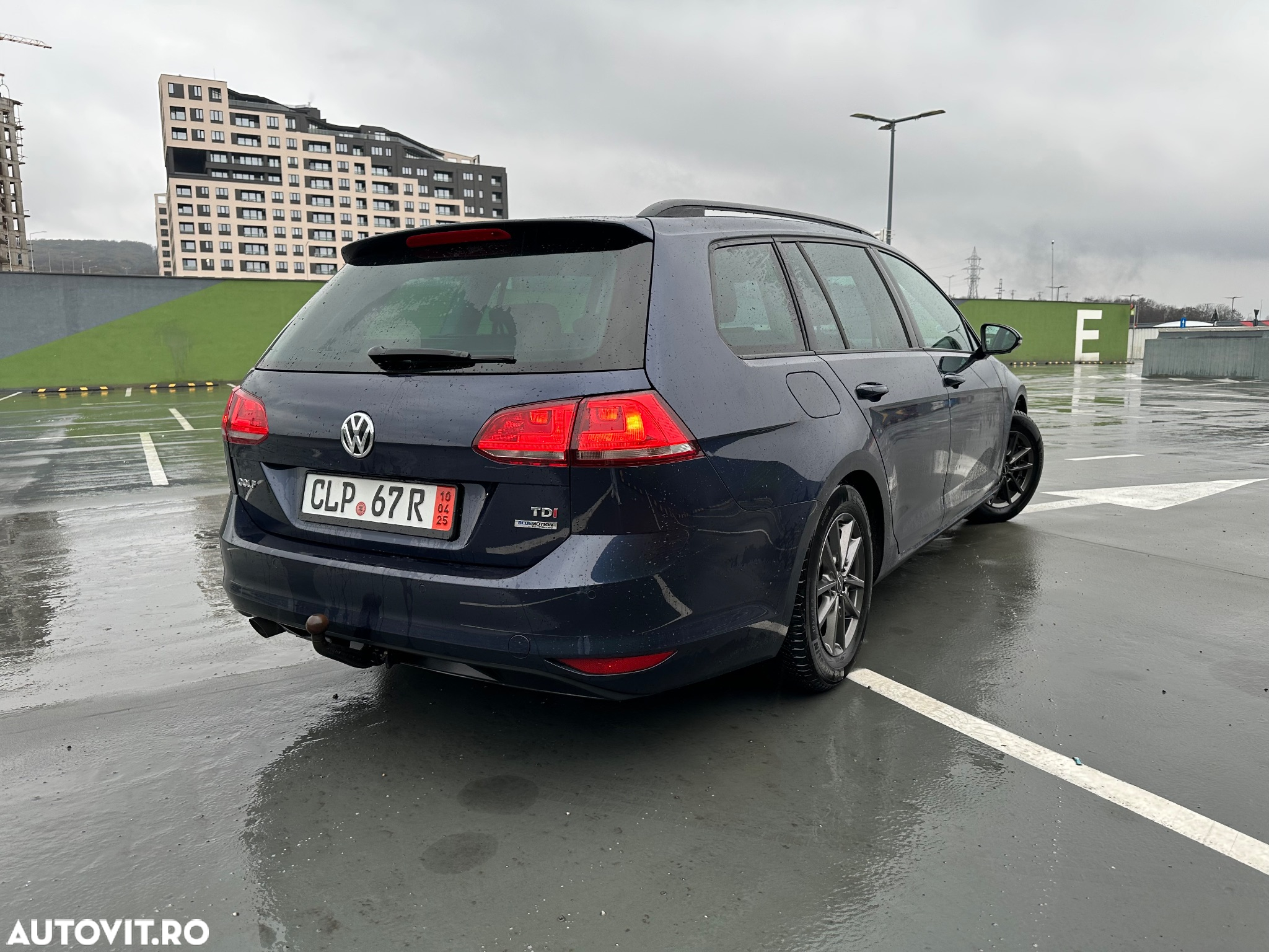 Volkswagen Golf 1.6 TDI BlueMotion Comfortline - 4