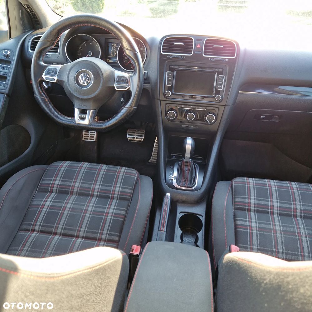Volkswagen Golf 2.0 GTI DSG - 12