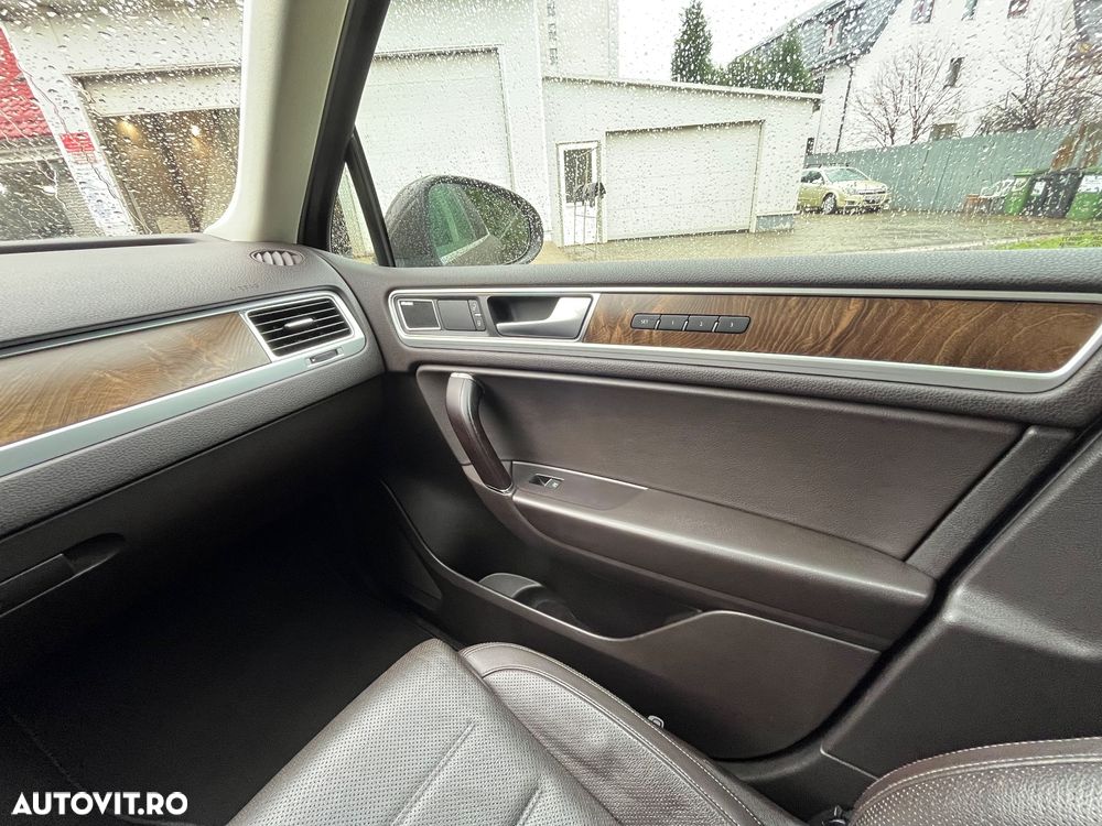 Volkswagen Touareg V6 TDI BMT Supreme Plus - 25