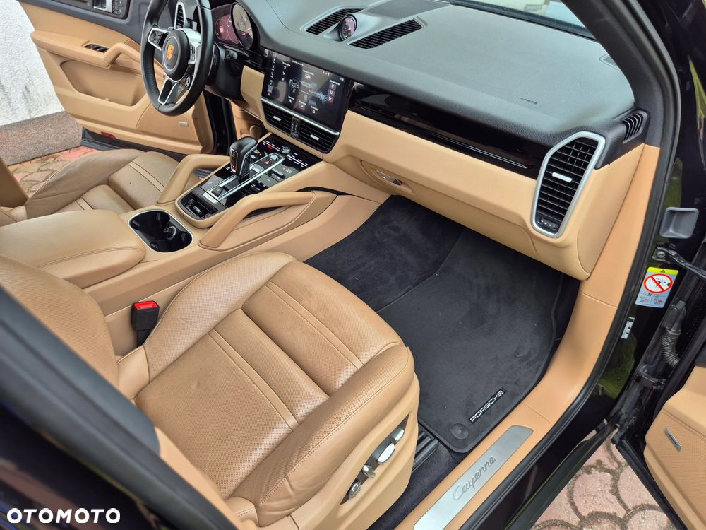 Porsche Cayenne Platinum Edition - 26