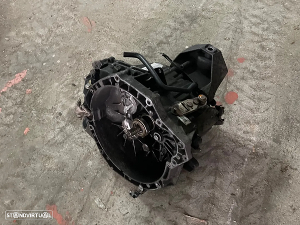 Caixa de Velocidades Renault 7700600564