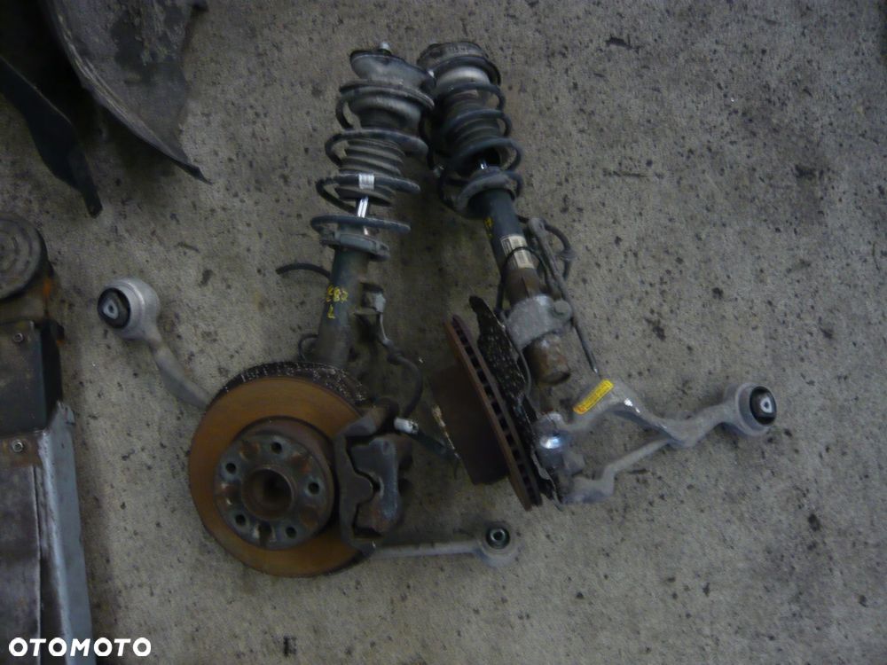 mcpherson zwrotnica prawy lub lewy bmw e87 - 1