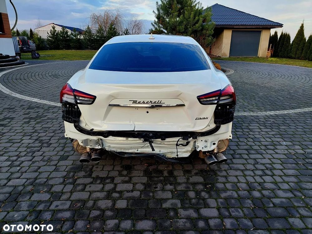 Maserati Ghibli GranSport - 10