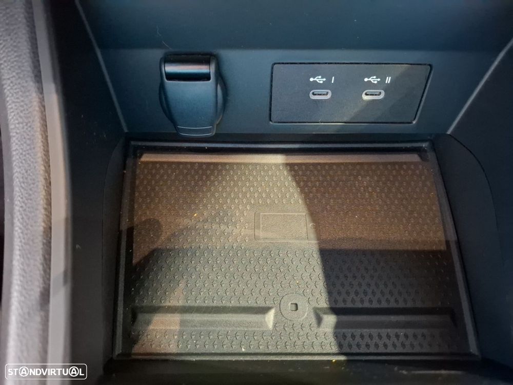 Renault Captur 1.0 TCe Techno Bi-Fuel - 24