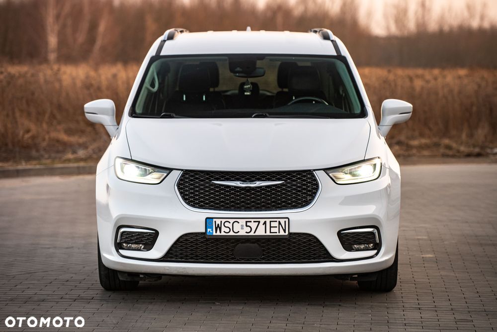 Chrysler Pacifica - 2