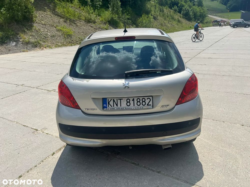Peugeot 207 1.4 16V Trendy - 3