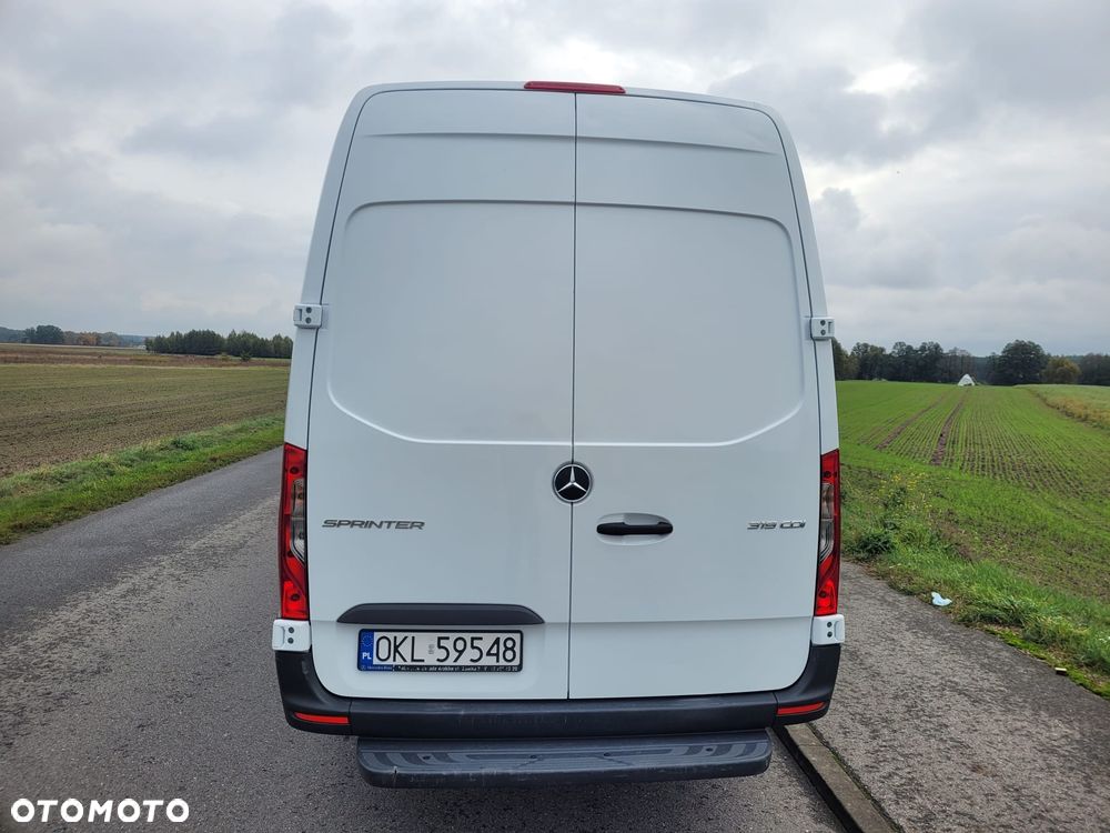 Mercedes-Benz Sprinter - 10