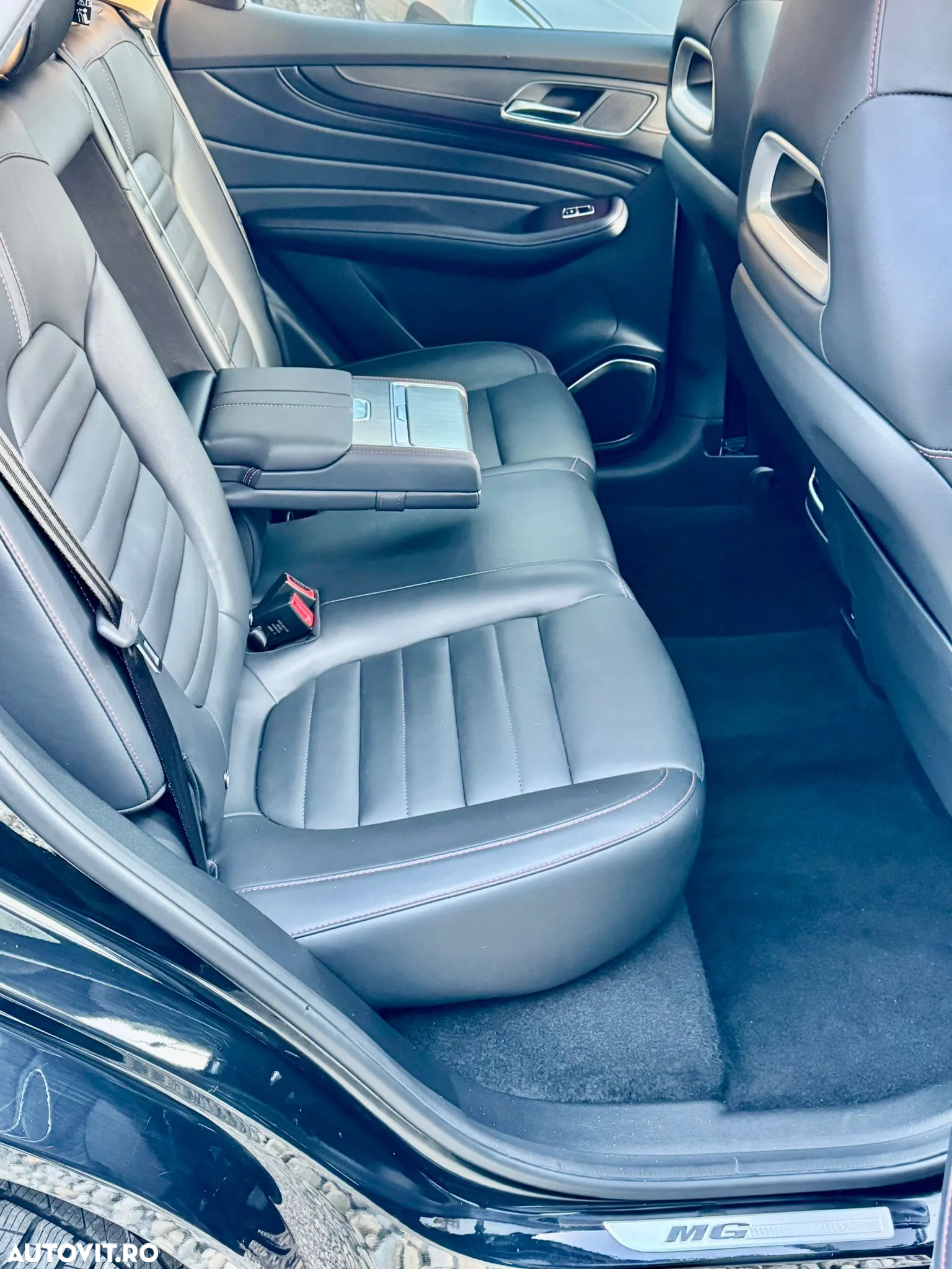 MG EHS 1.5T-GDI PHEV Luxury - 8