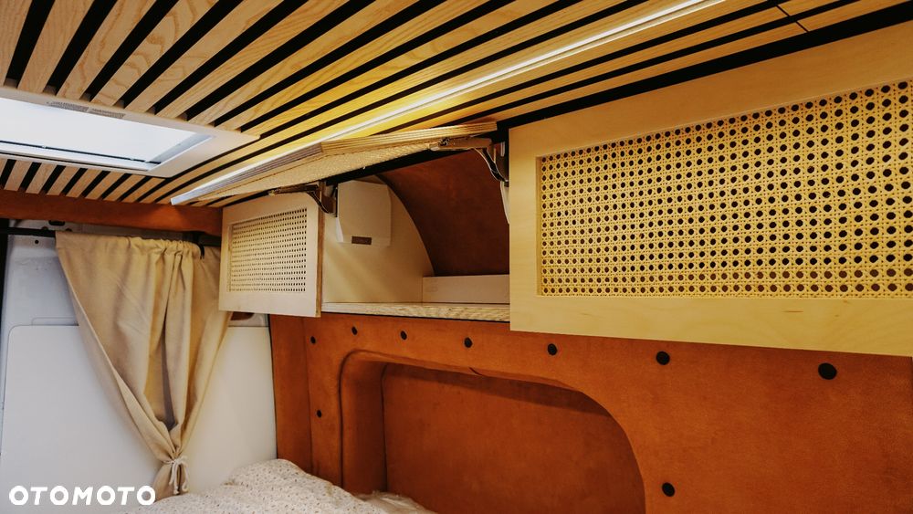 Mercedes-Benz Sprinter 907.235 - 14