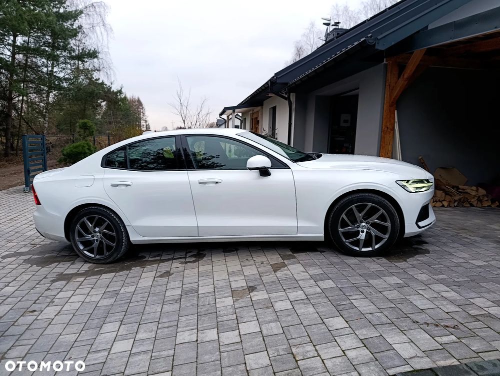 Volvo S60 T5 Momentum Pro - 1