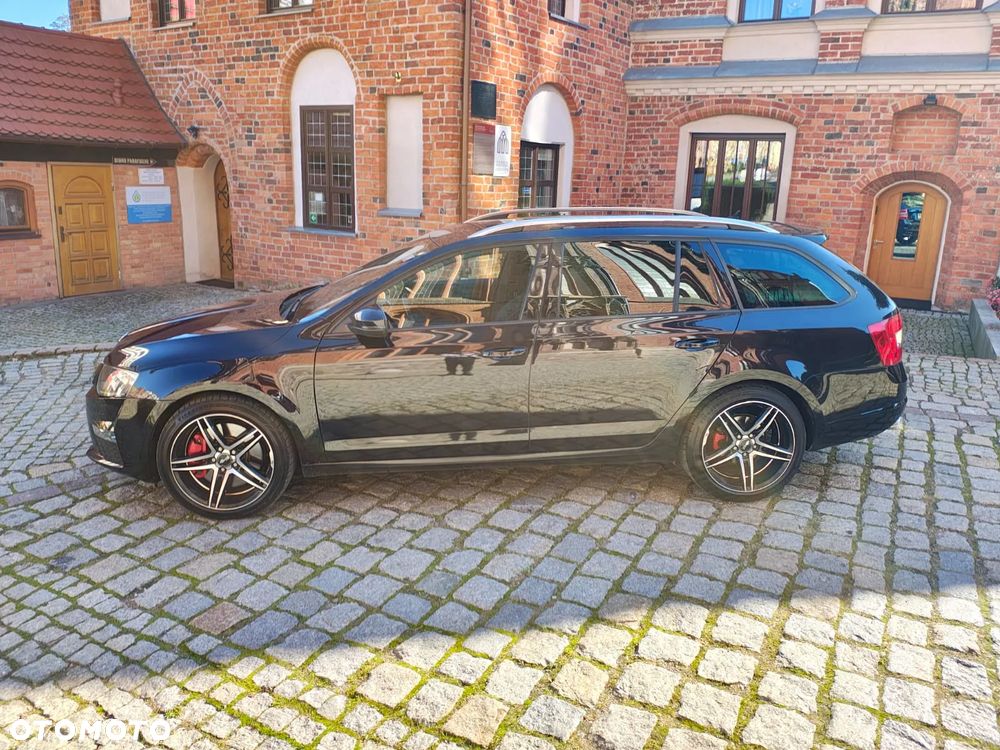 Skoda Octavia Combi 2.0 TDI RS - 35