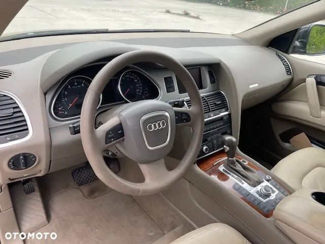 Audi Q7 4.2 FSI Quattro Tiptronic - 1