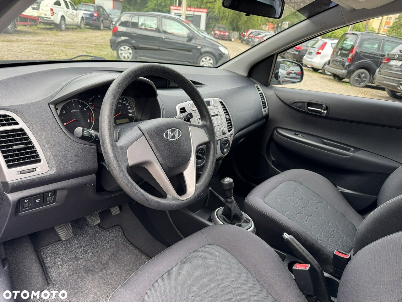 Hyundai i20 - 24