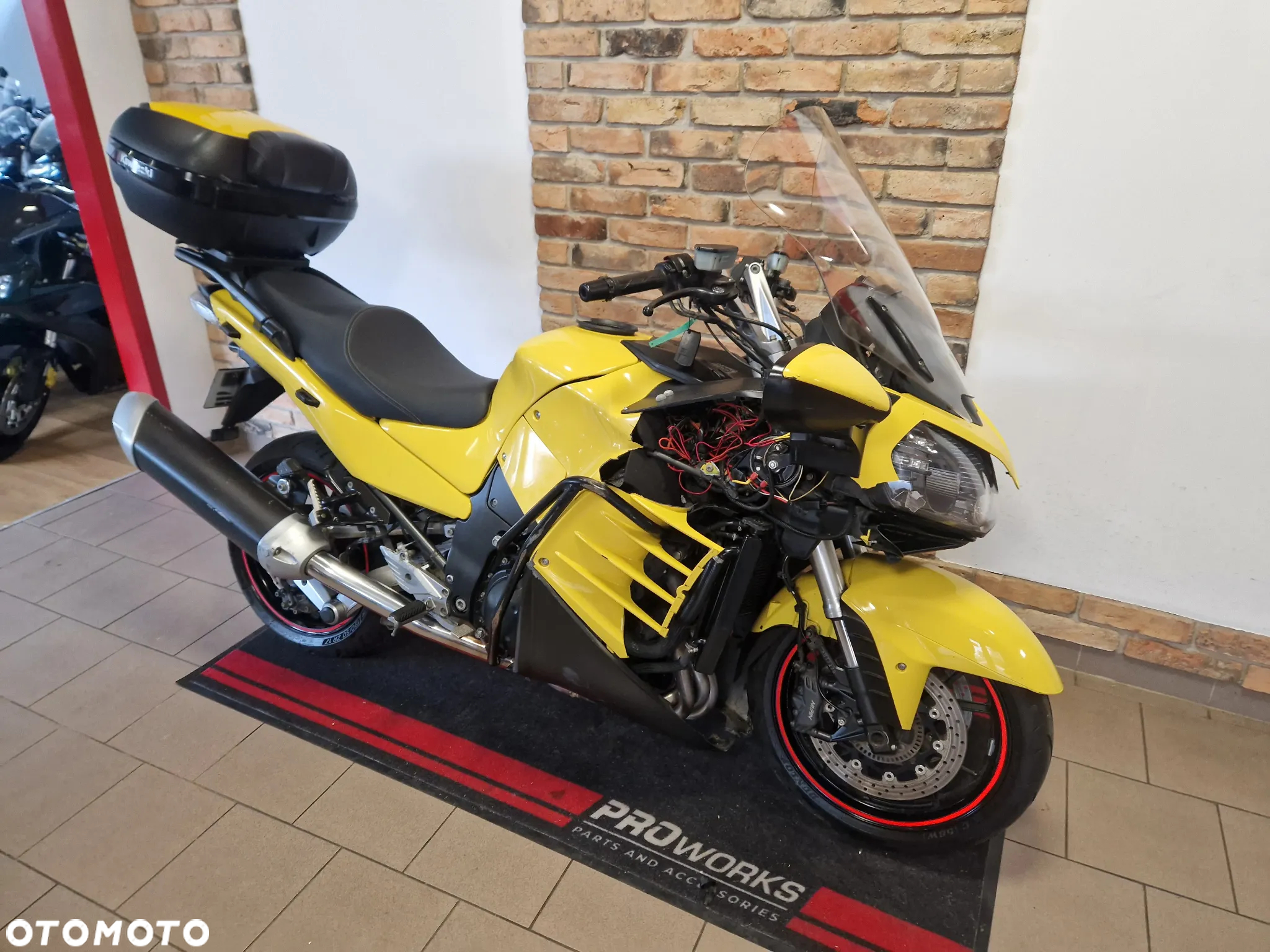 Kawasaki GTR - 17