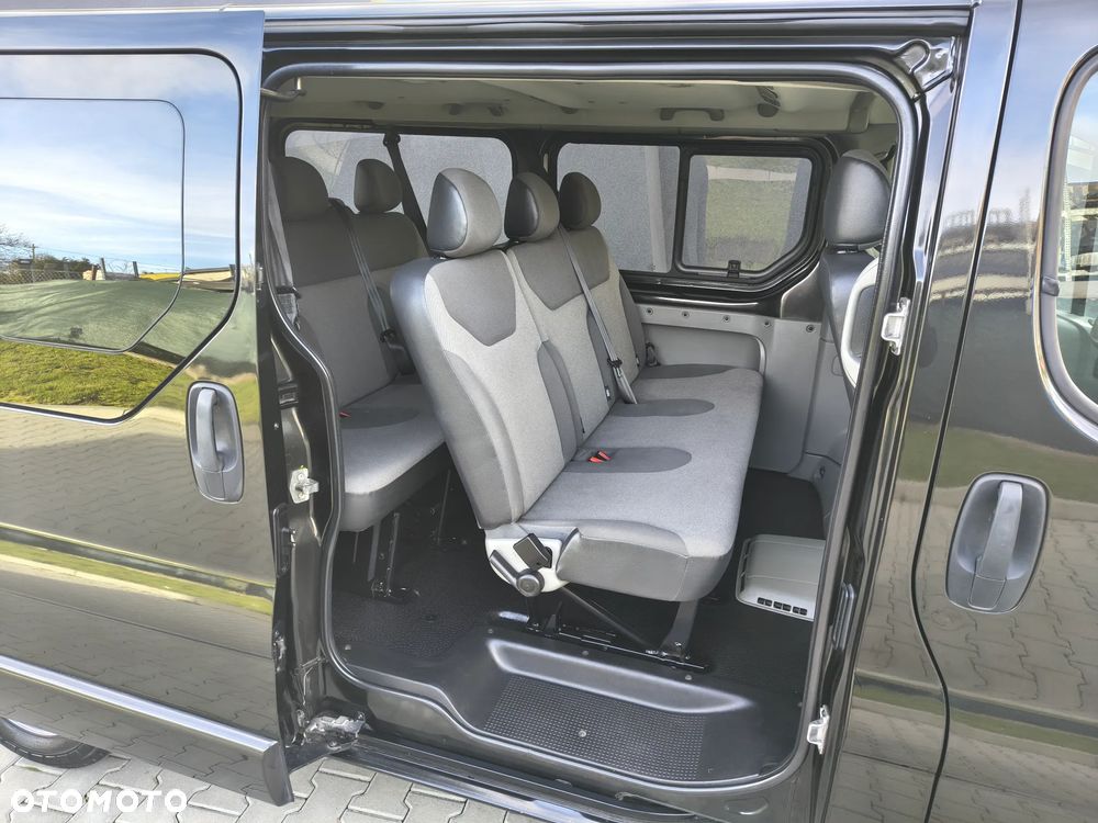 Renault Trafic Grand Passenger Black Edition - 9