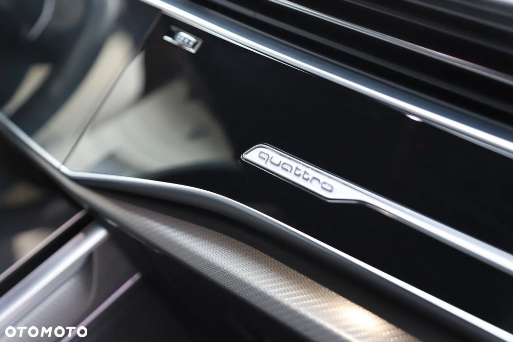 Audi RS Q8 - 21