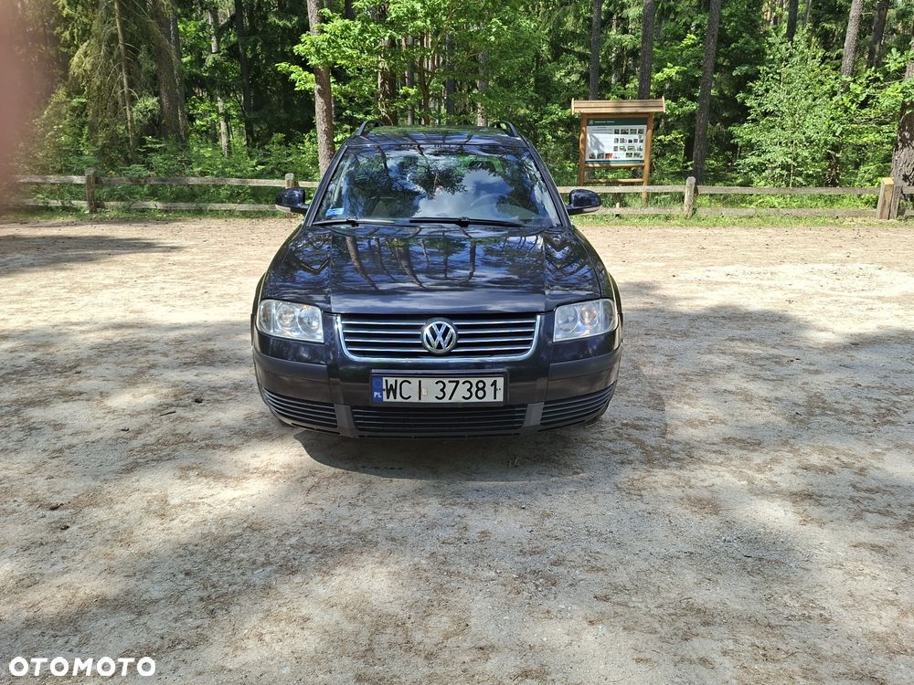 Volkswagen Passat - 1