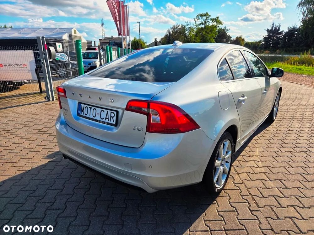 Volvo S60 D2 Drive-E Momentum - 9