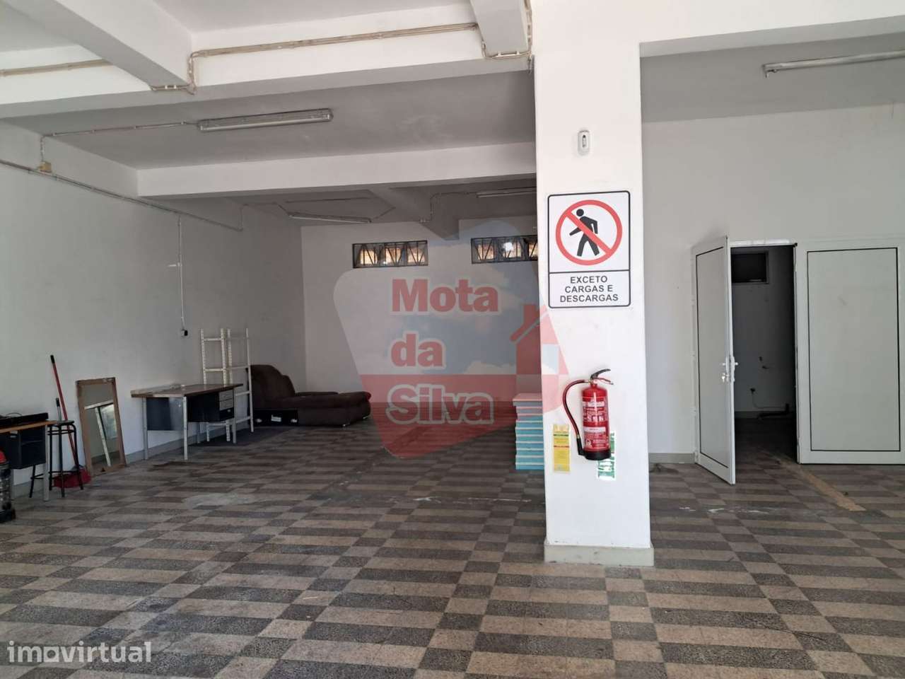 Excelente Armazem na Cova da Piedade Almada - Grande imagem: 2/13
