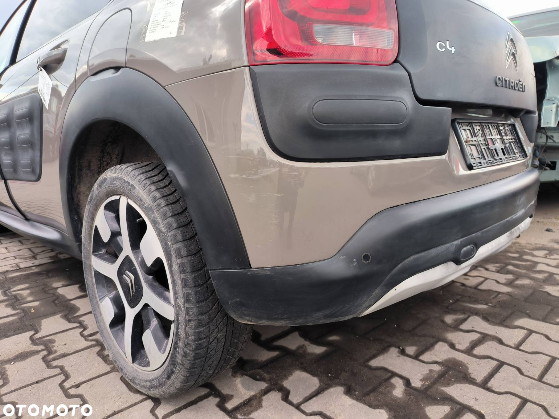 ZDERZAK TYŁ CITROEN C4 CACTUS KDQB - 3