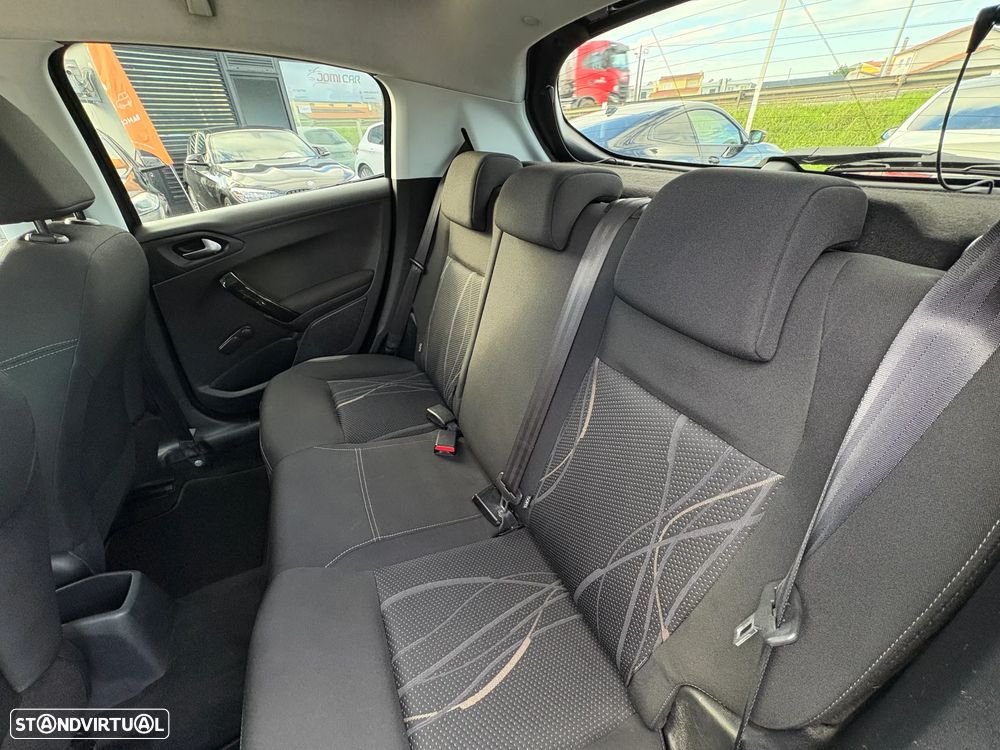 Peugeot 208 1.4 HDi Active - 11